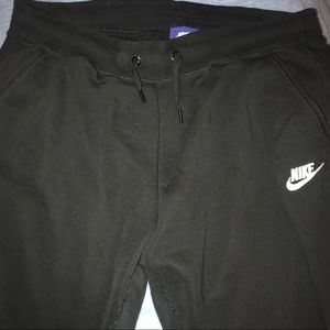 Black Nike sweatpants